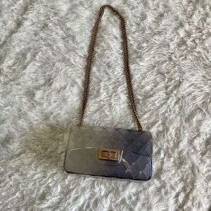 Shoulder / Crossbody bag.